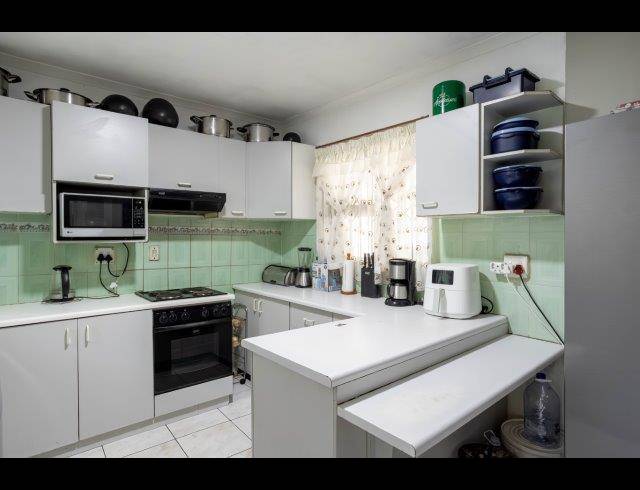 3 BEDROOM HOUSE FOR SALE IN SEA VIEW